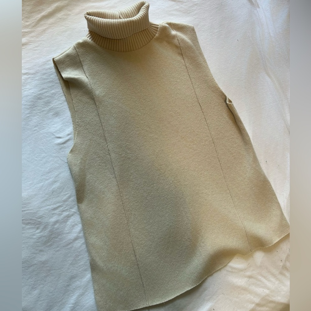 Zara Women's Cream Turtleneck Sweater